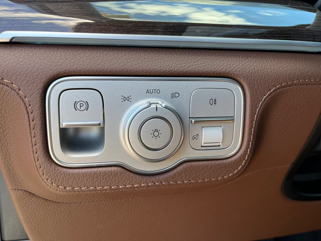 Used 2025 Mercedes-Benz GLS 450 4MATIC image 26