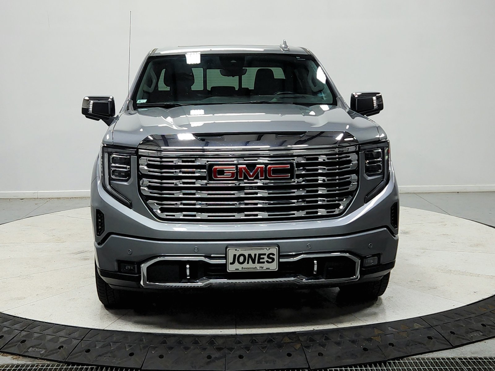 Used 2024 GMC Sierra 1500 Denali AWD/4WD image 3