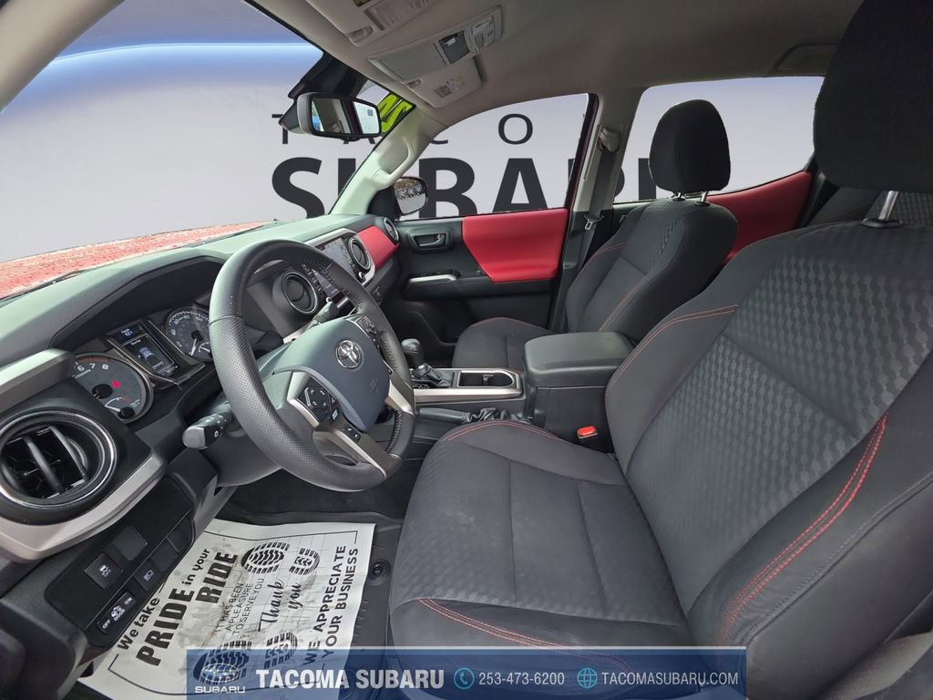 Used 2020 Toyota Tacoma SR5 AWD/4WD image 10