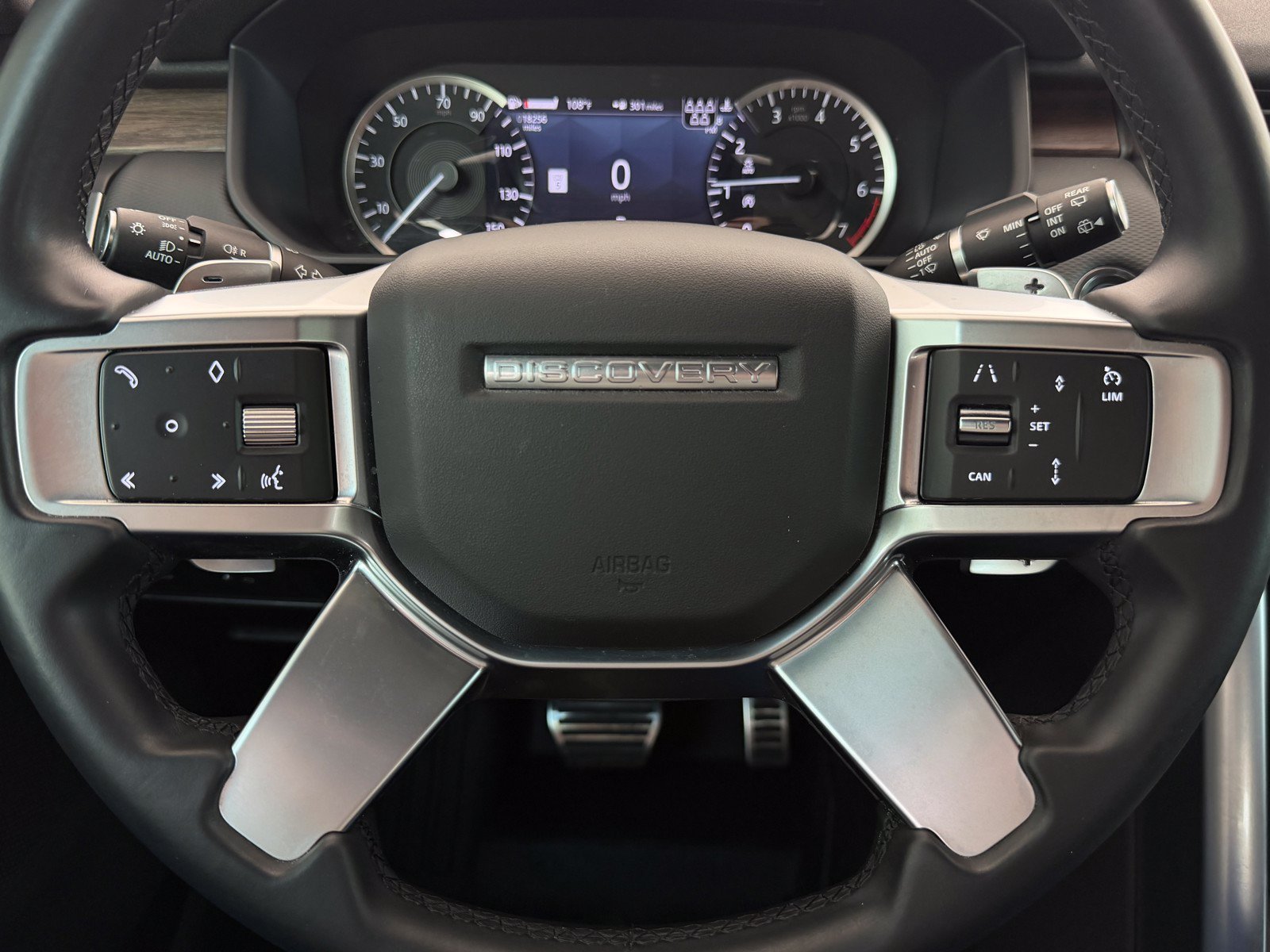 Used 2023 Land Rover Discovery S R-Dynamic AWD/4WD image 6