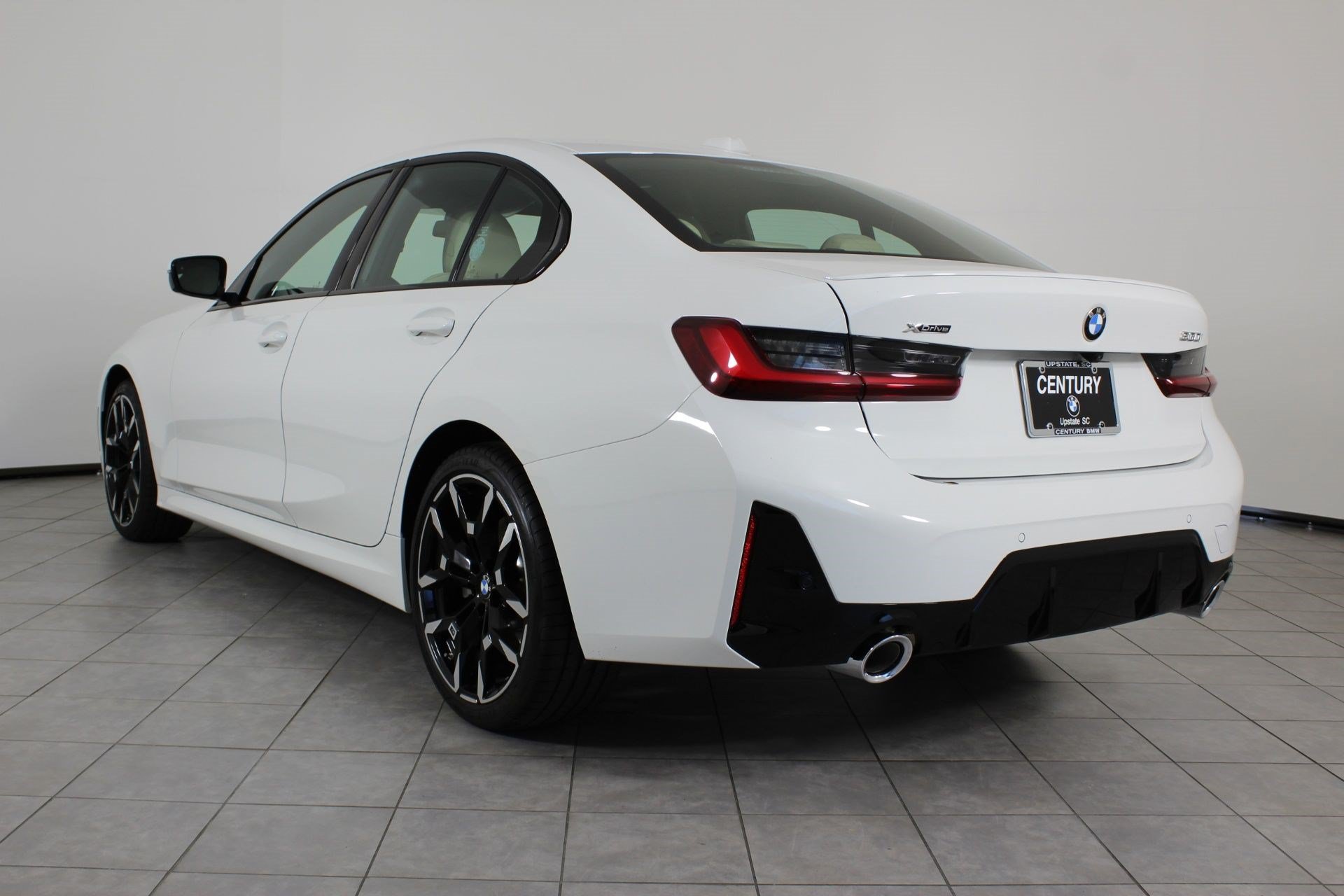 Used 2026 BMW 330i xDrive Sedan AWD/4WD image 3