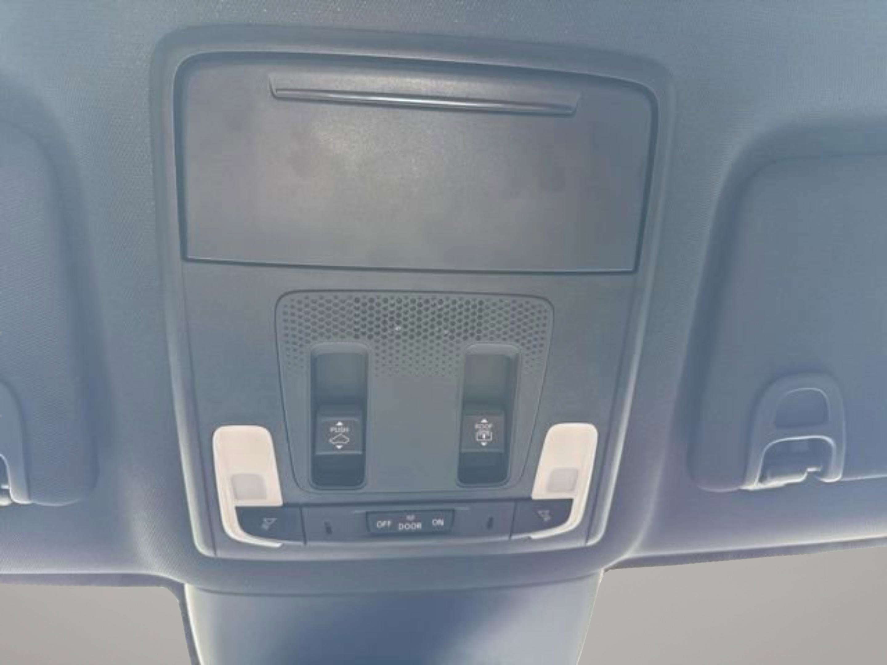 Used 2025 Honda Pilot Black Edition image 27
