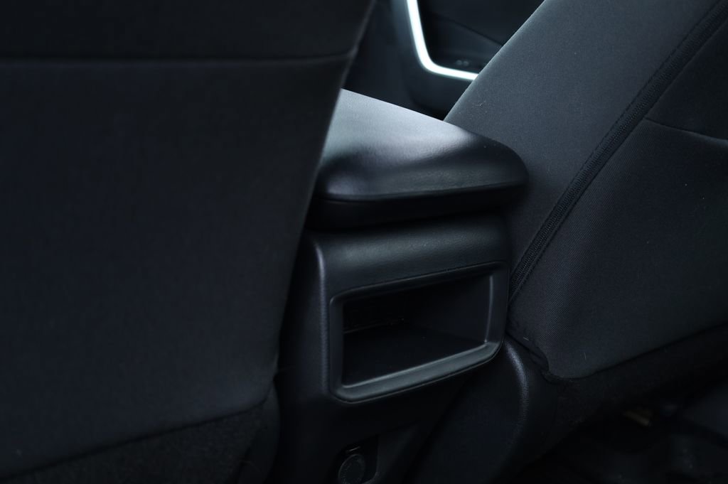 Used 2021 Toyota RAV4 LE image 14