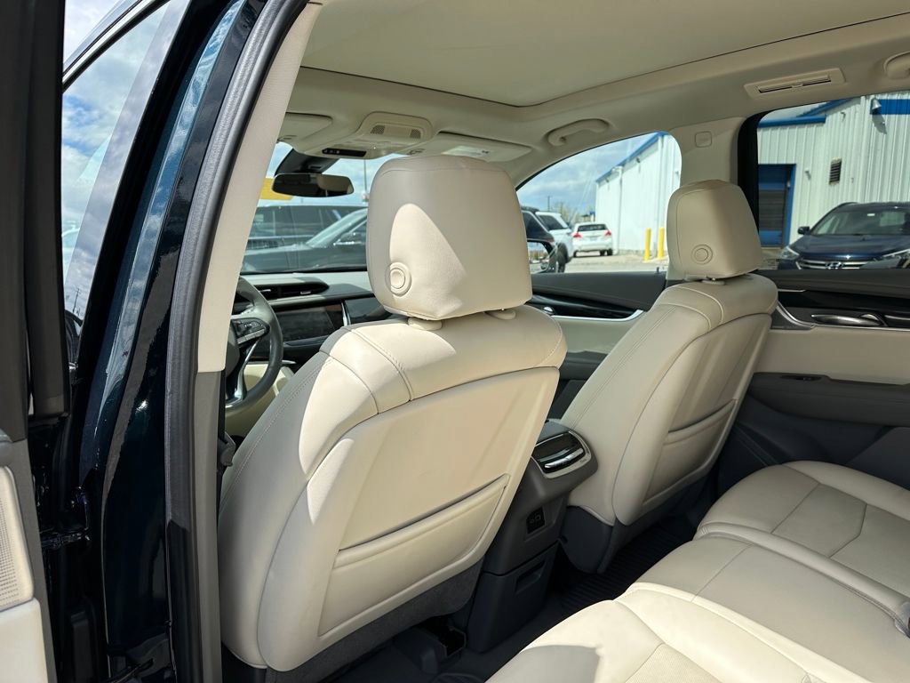 Used 2024 Cadillac XT6 Premium Luxury image 10