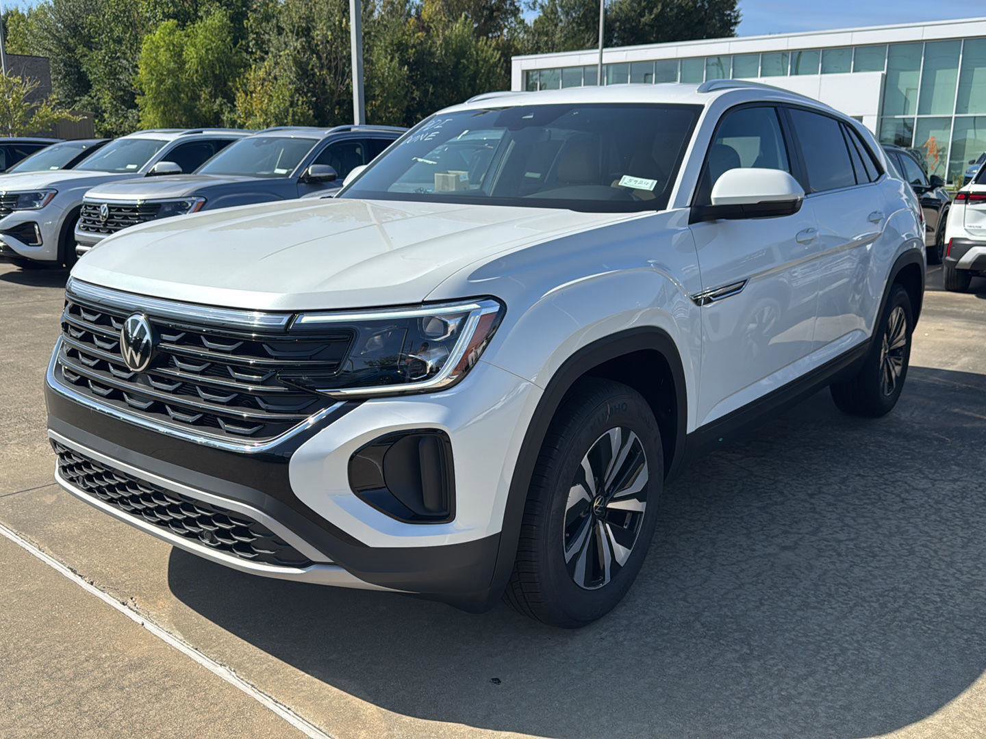 New 2026 Volkswagen Atlas Cross Sport SE image 1