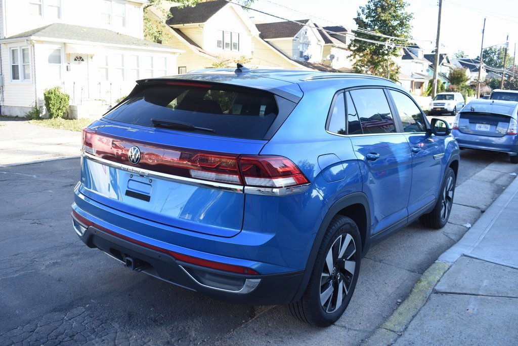 Used 2024 Volkswagen Atlas Cross Sport SE image 6