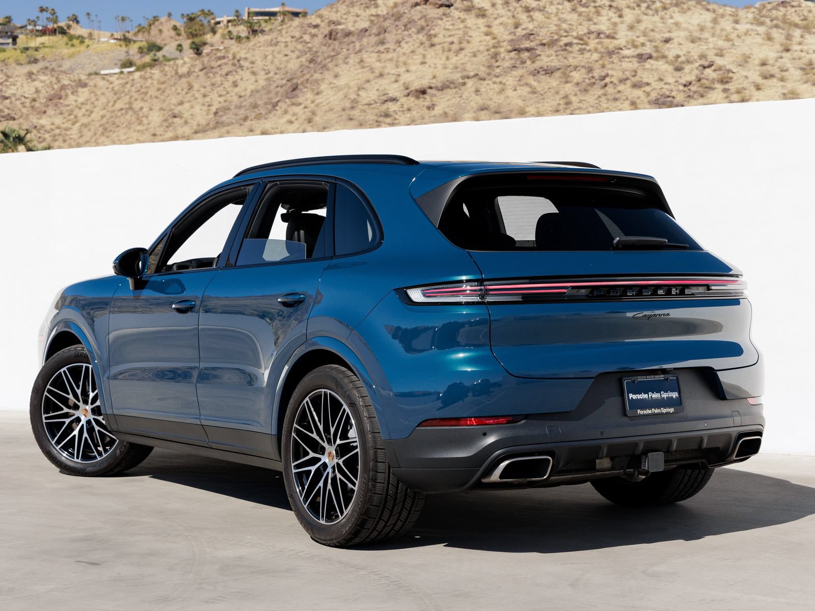 Certified 2025 Porsche Cayenne AWD/4WD image 3