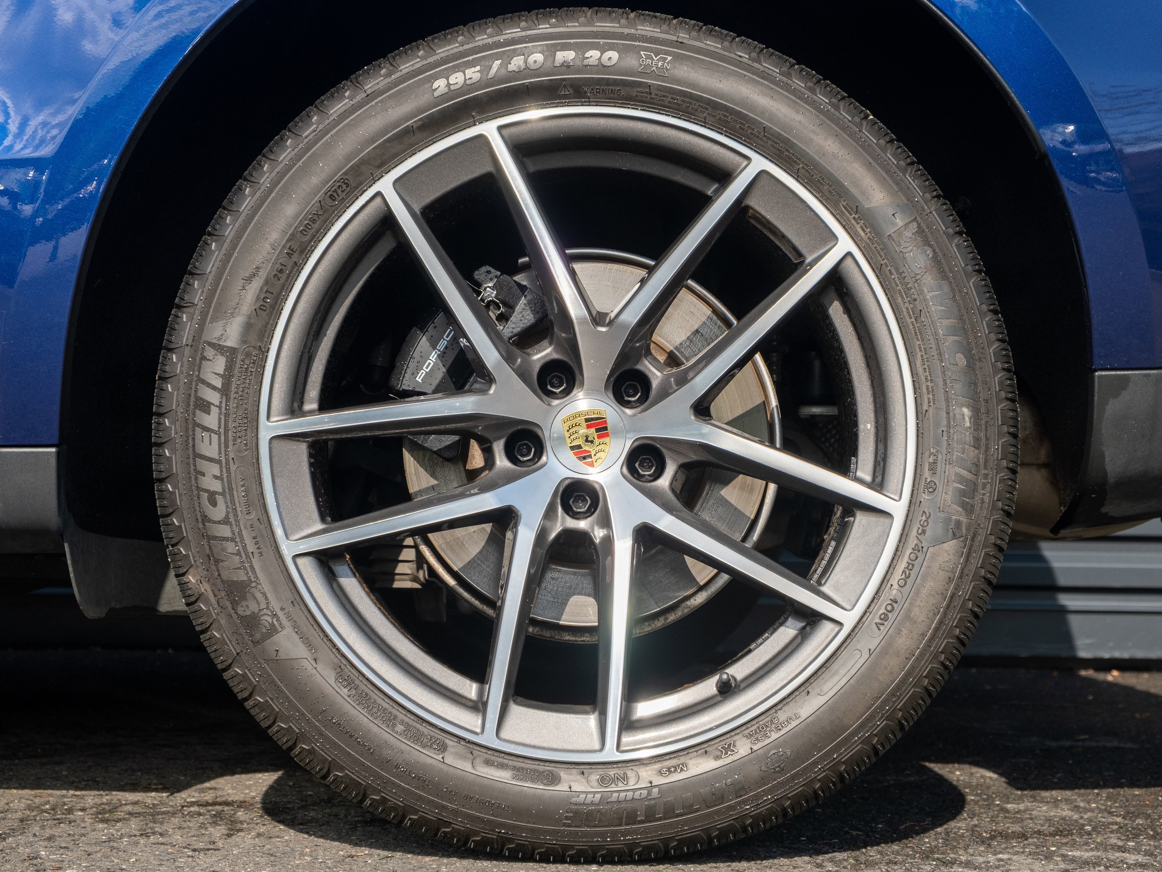 Certified 2023 Porsche Macan AWD/4WD image 13