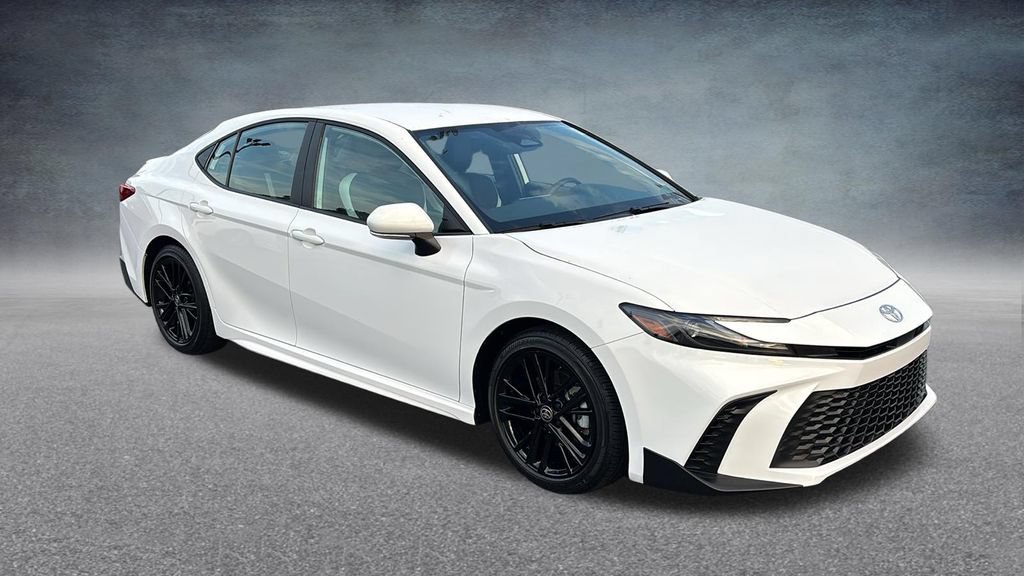 Used 2025 Toyota Camry SE FWD image 3