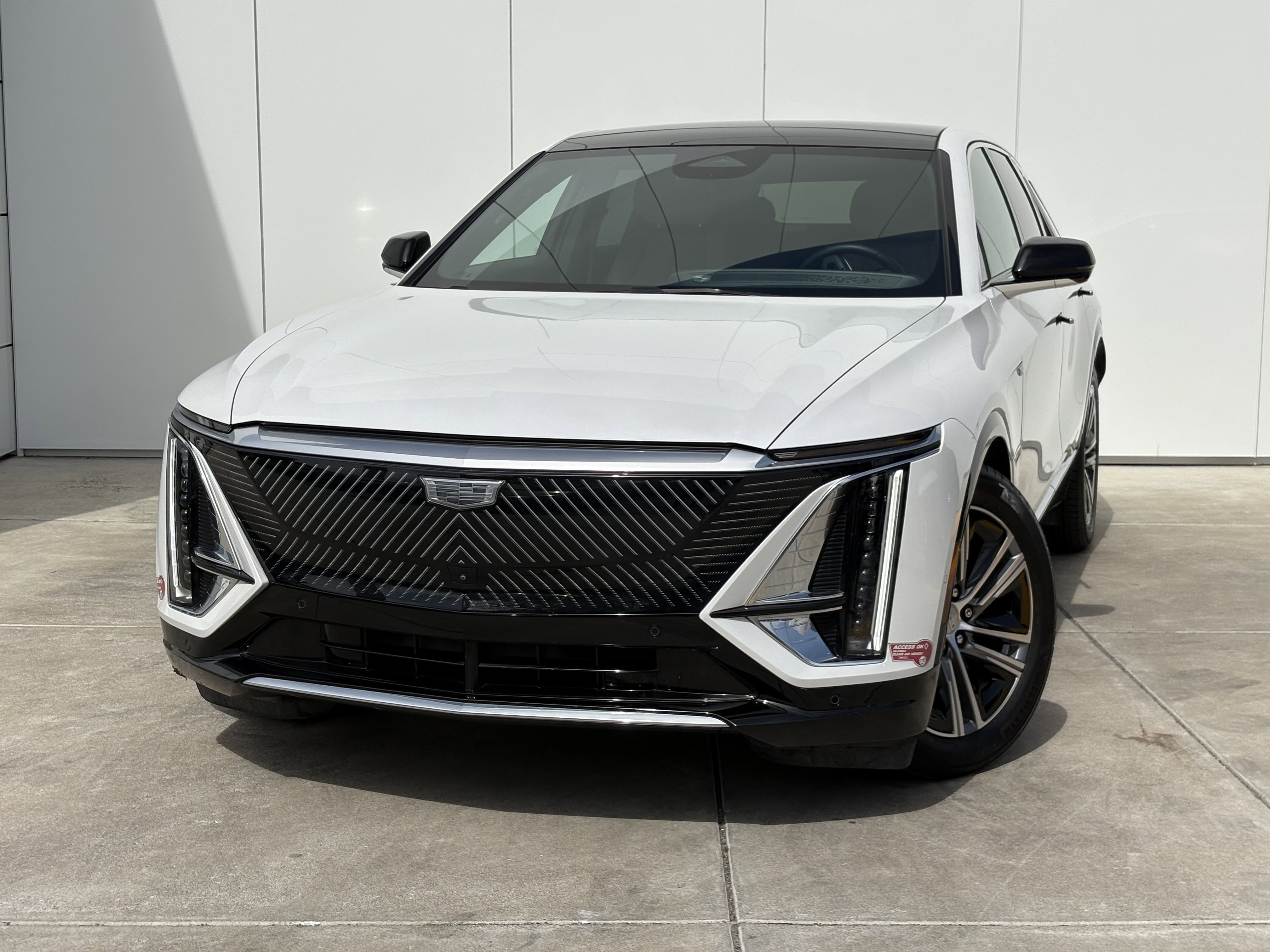 Used 2024 Cadillac Lyriq Luxury w/ Nappa Leather Package AWD/4WD image 1