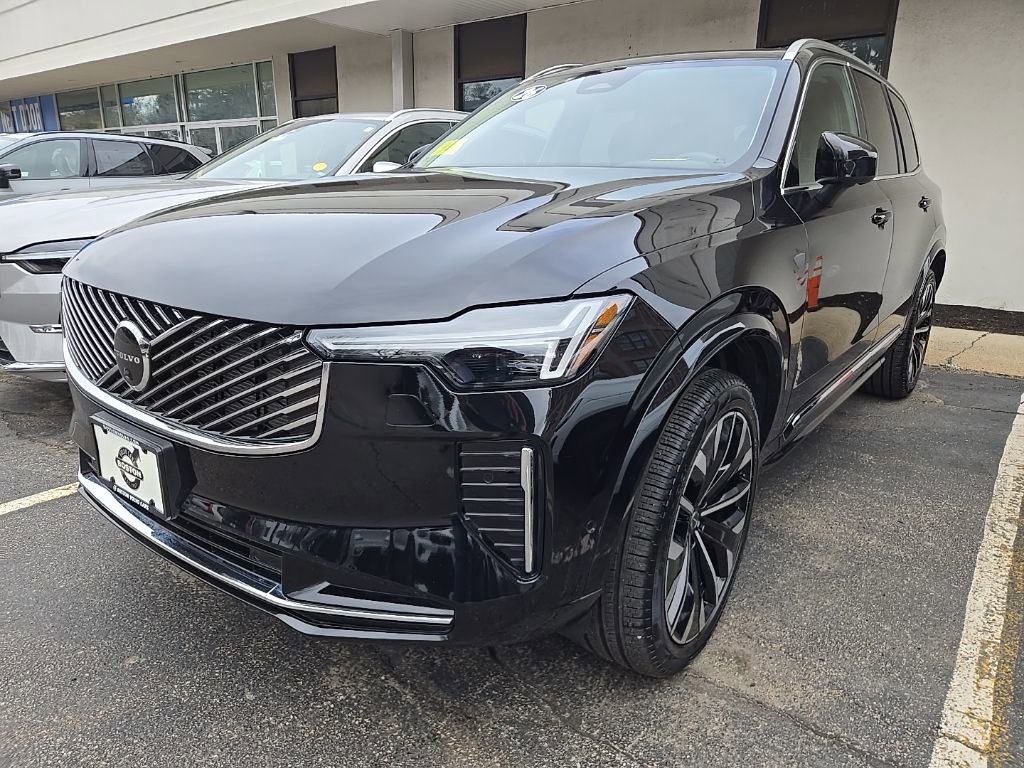 New 2026 Volvo XC90 B6 Plus w/ Protection Package Premier AWD/4WD image 2