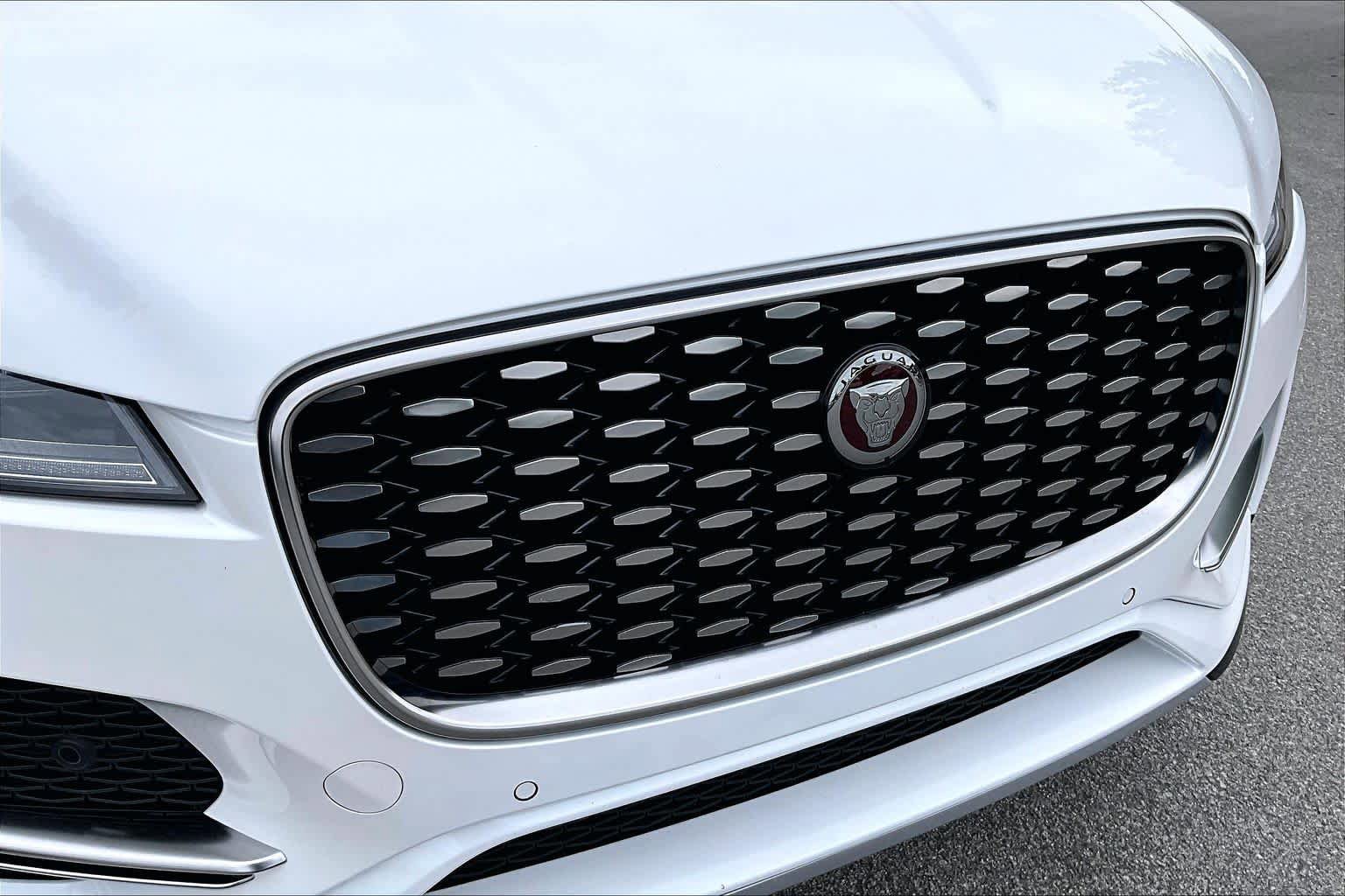 Used 2023 Jaguar F-PACE S AWD/4WD image 32