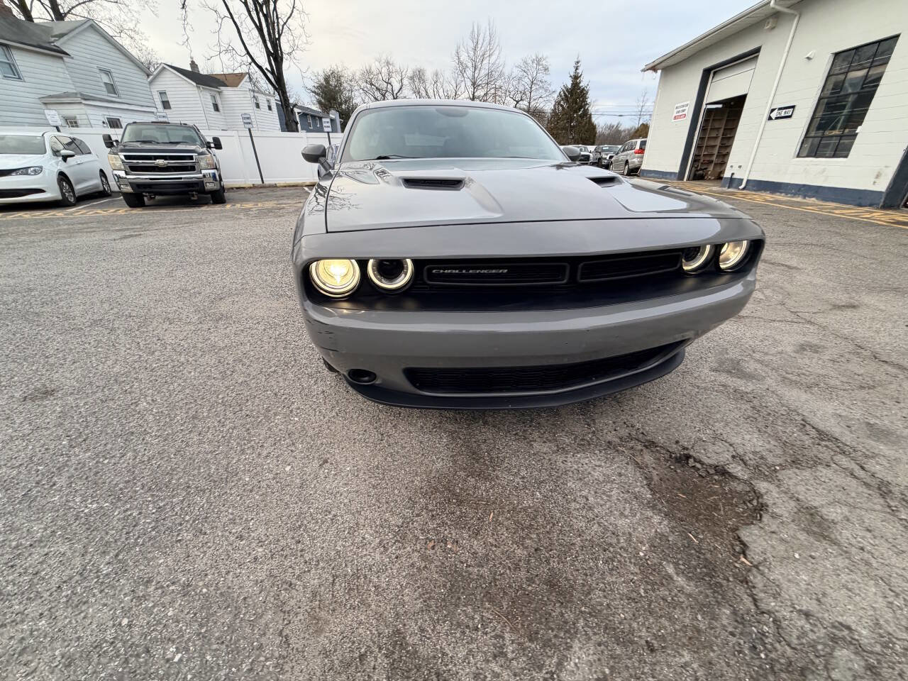 Used 2019 Dodge Challenger SXT image 3