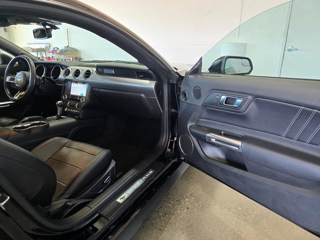 Used 2018 Ford Mustang GT Premium w/ Black Accent Package RWD image 29