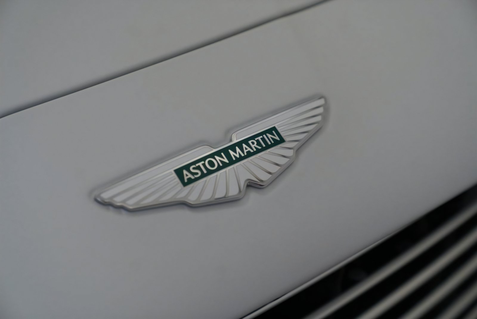 New 2026 Aston Martin Vanquish Convertible RWD image 58