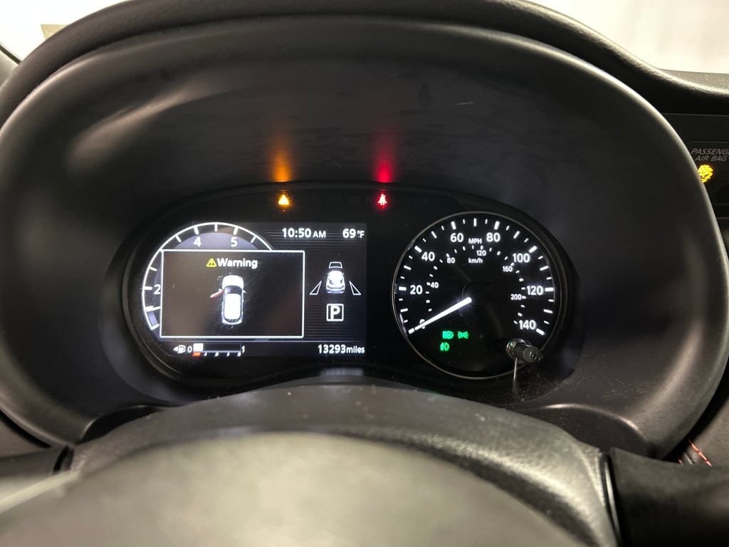 Used 2023 Nissan Kicks SR w/ SR Premium Package FWD image 14