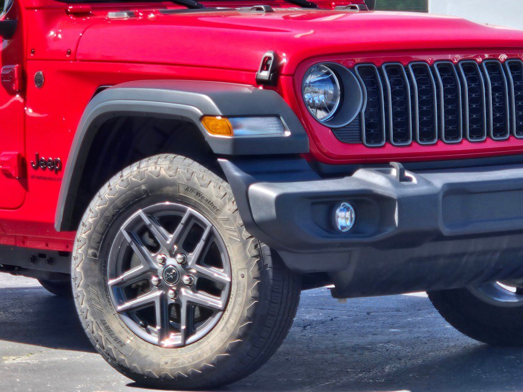 Used 2025 Jeep Wrangler Unlimited Sport AWD/4WD image 3