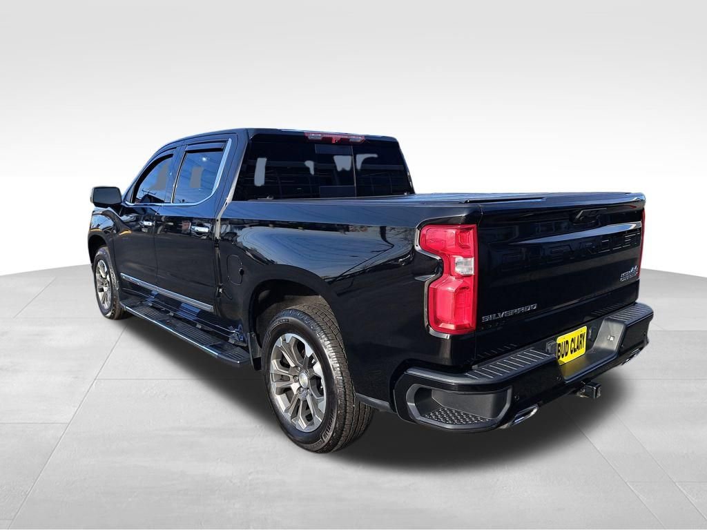 Used 2022 Chevrolet Silverado 1500 High Country w/ Z71 Off-Road Package image 3