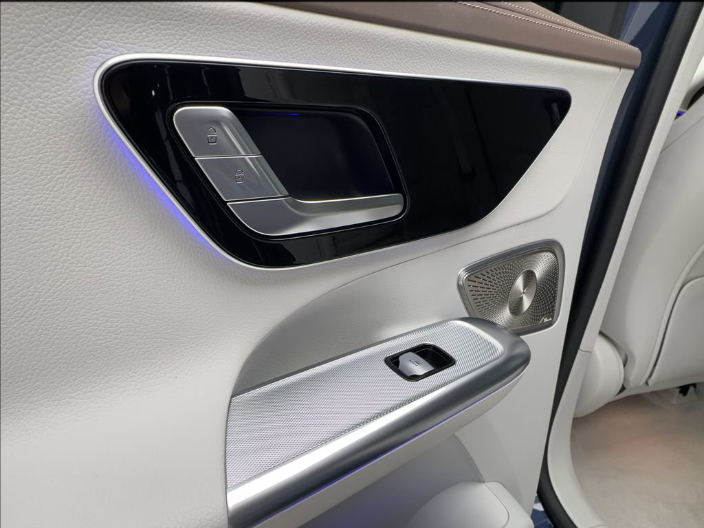 Used 2023 Mercedes-Benz EQE 350+ SUV w/ Exclusive Trim Package image 32