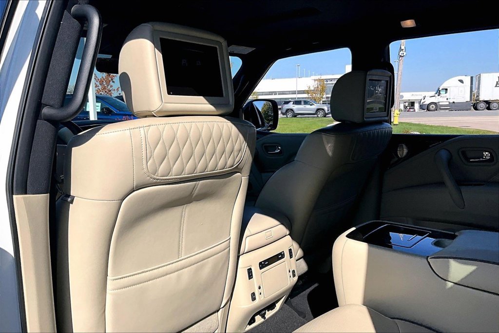 Used 2021 INFINITI QX80 Sensory w/ All-Season Package AWD/4WD image 31