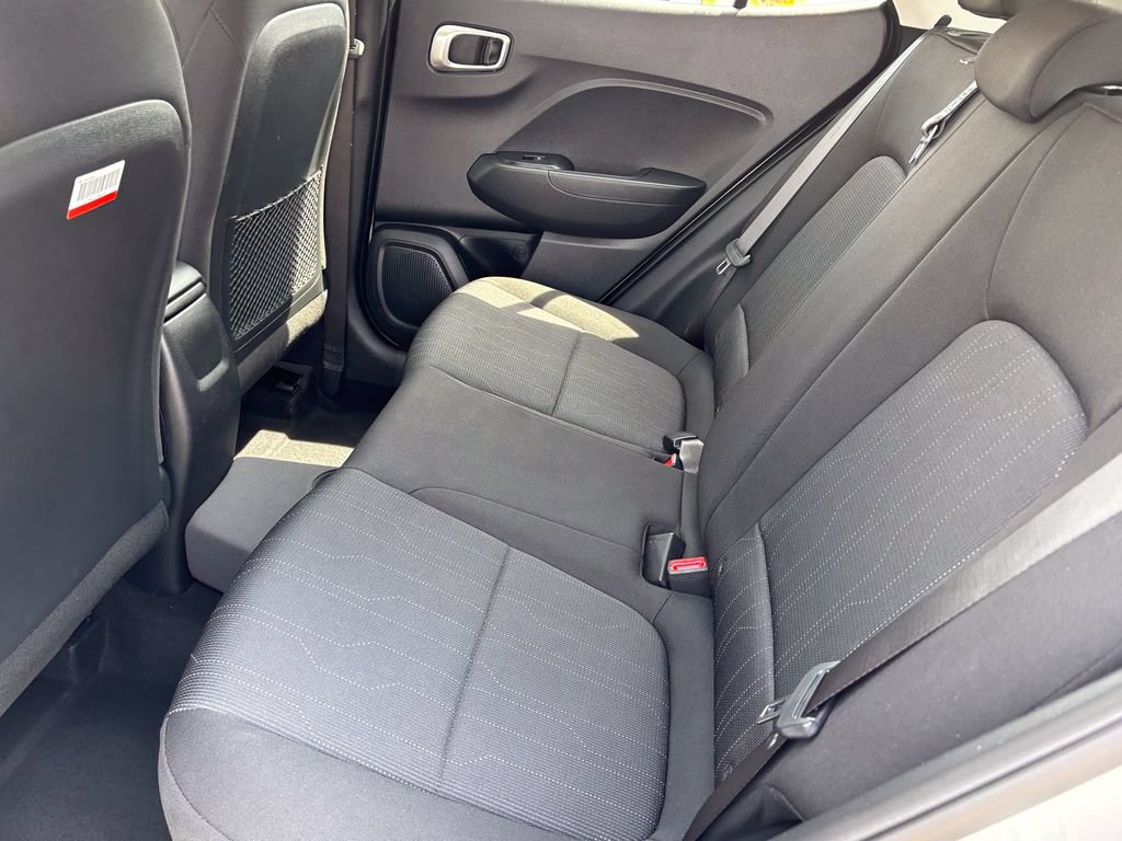 Used 2025 Hyundai Venue SE FWD image 41