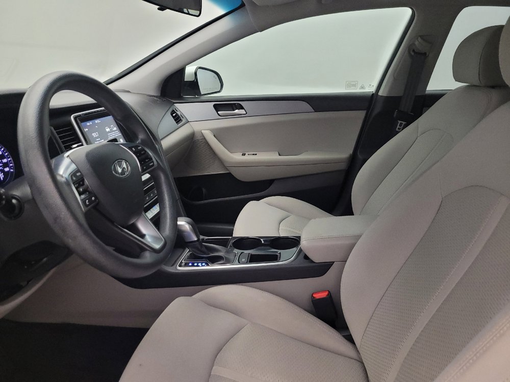 Used 2018 Hyundai Sonata SE w/ Cargo Package image 17