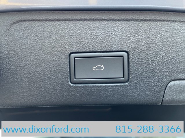 New 2025 Volkswagen Atlas Cross Sport SEL image 27