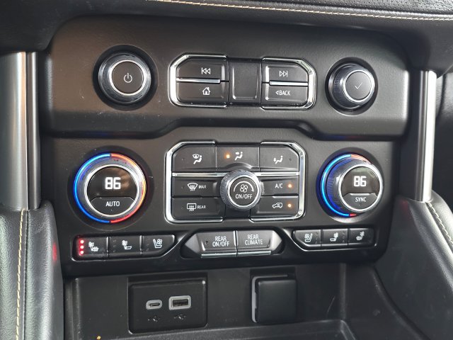 Used 2023 Chevrolet Suburban Premier RWD image 21