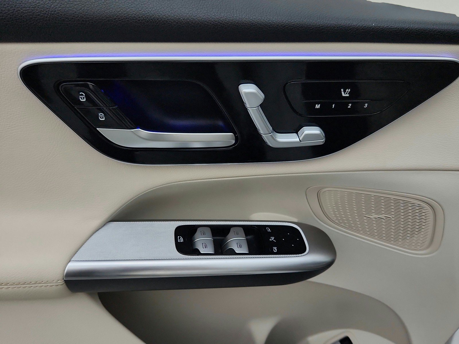 Certified 2025 Mercedes-Benz GLC 350e 4MATIC image 24