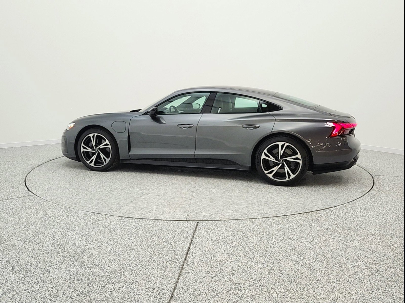 Used 2022 Audi e-tron GT Premium Plus w/ Performance Package image 8