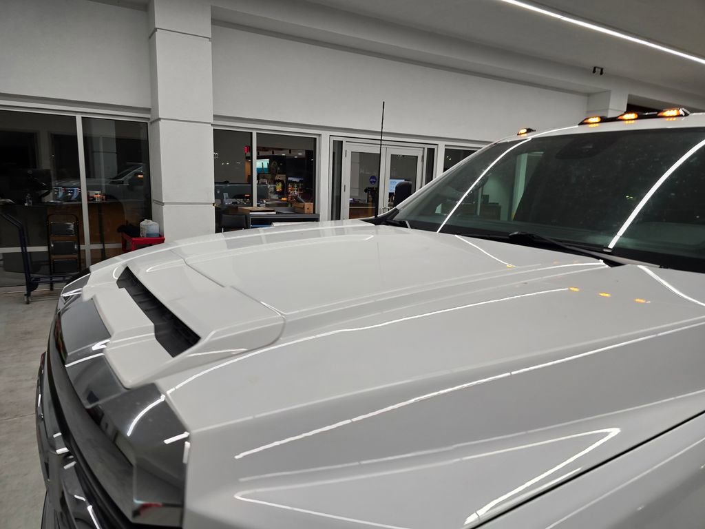 Used 2025 GMC Sierra 2500 SLE w/ SLE Value Package; AWD/4WD image 11