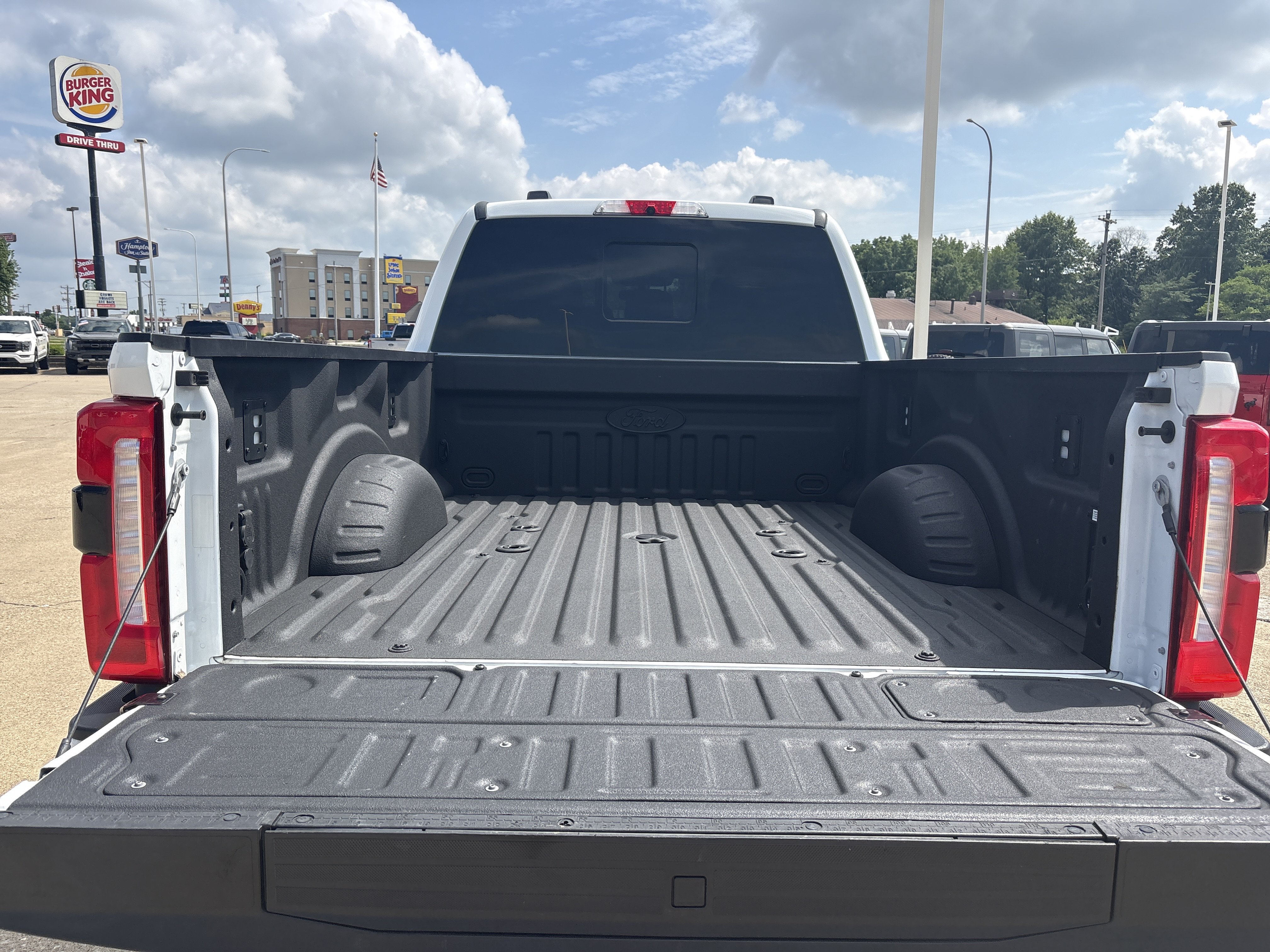 Used 2024 Ford F350 Lariat w/ Lariat Ultimate Package AWD/4WD image 6