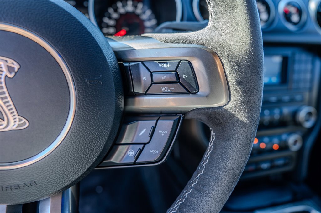 Used 2016 Ford Mustang Shelby GT350 w/ Track Package image 17