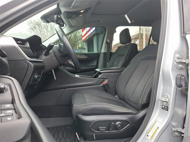 Used 2021 Jeep Grand Cherokee L Laredo w/ Luxury Tech Group I image 13