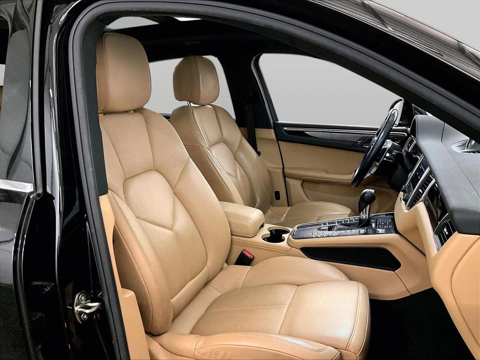 Used 2017 Porsche Macan S image 8