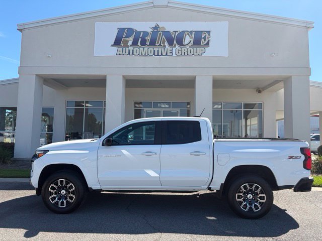 Used 2023 Chevrolet Colorado Z71 w/ Z71 Convenience Package 2