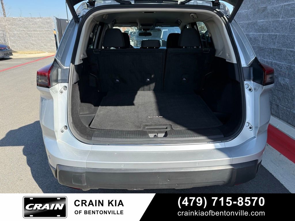 Used 2024 Nissan Rogue SV AWD/4WD image 7