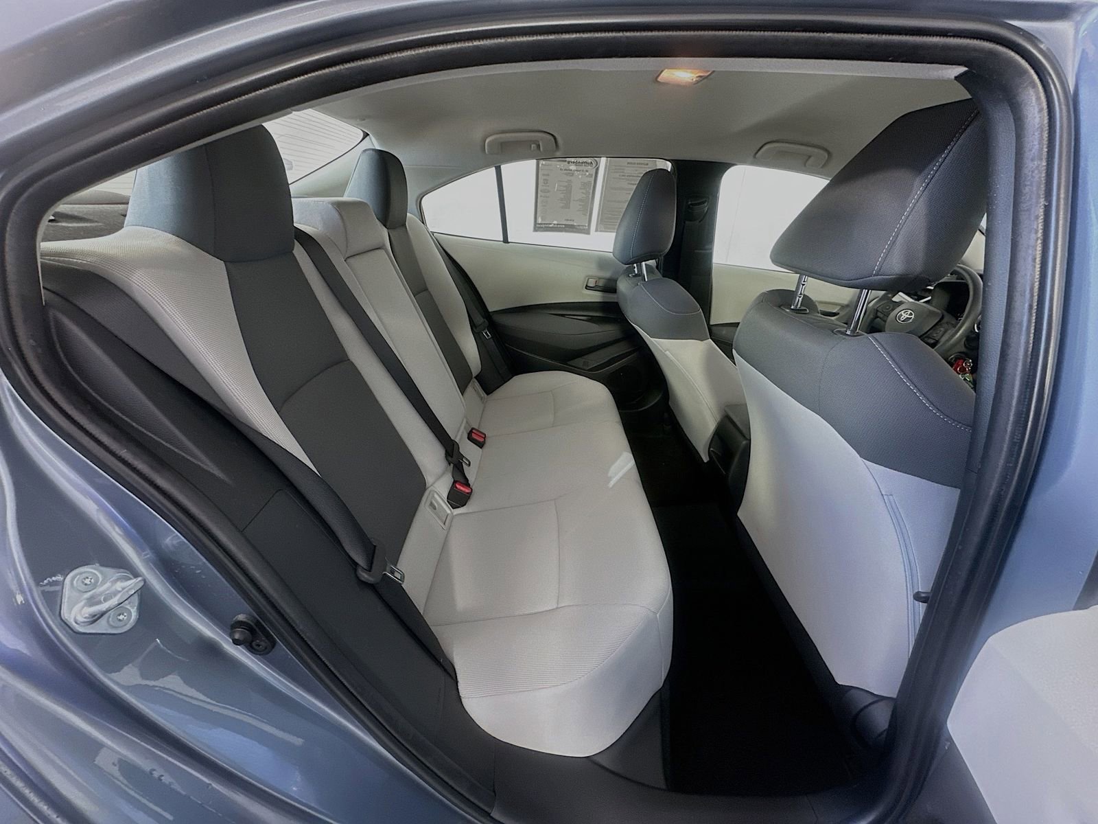 Used 2022 Toyota Corolla LE FWD image 24