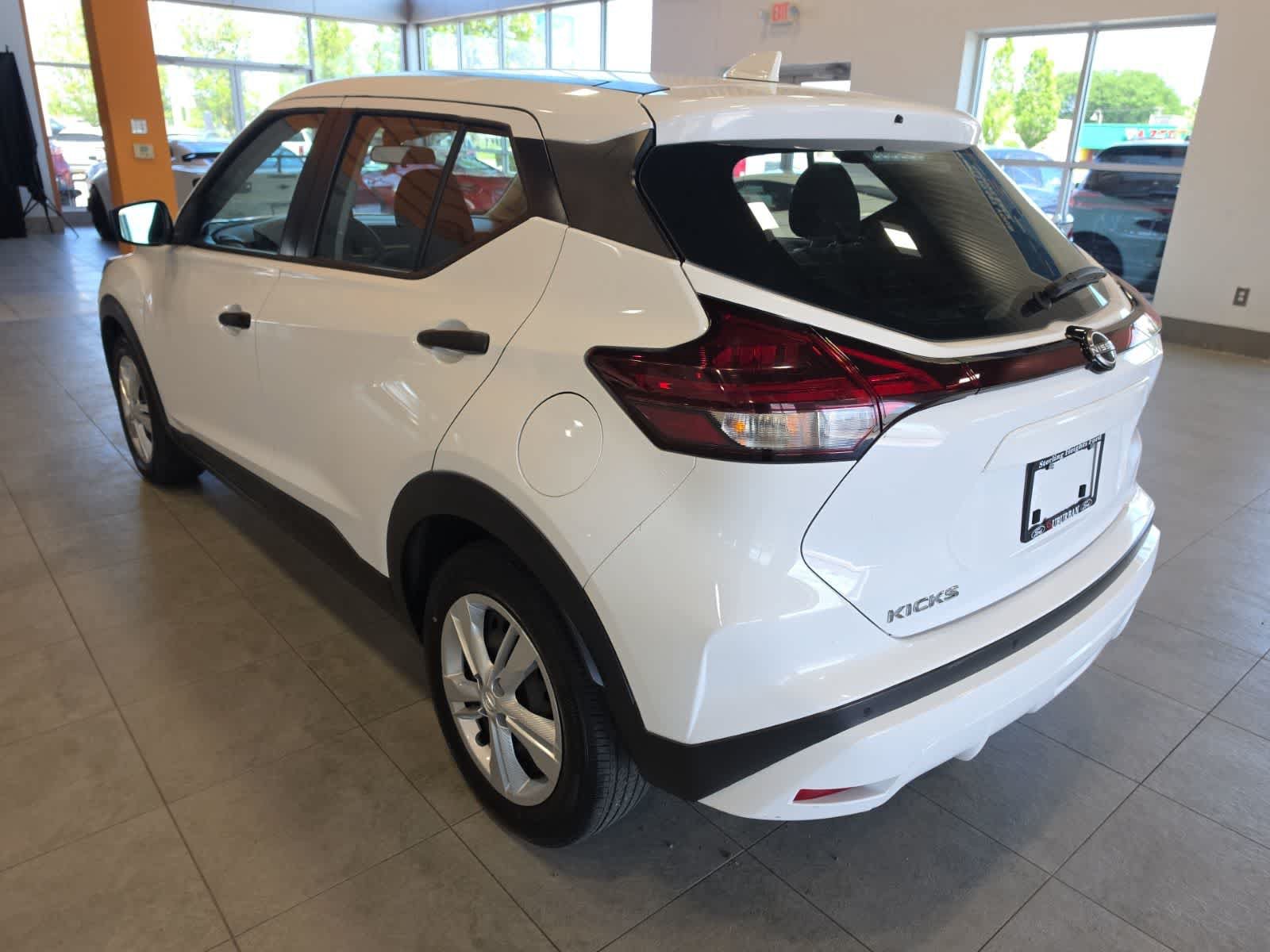 Used 2022 Nissan Kicks S FWD image 11