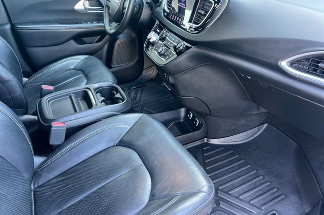 Used 2019 Chrysler Pacifica Touring-L w/ Advanced Safetytec Group image 19