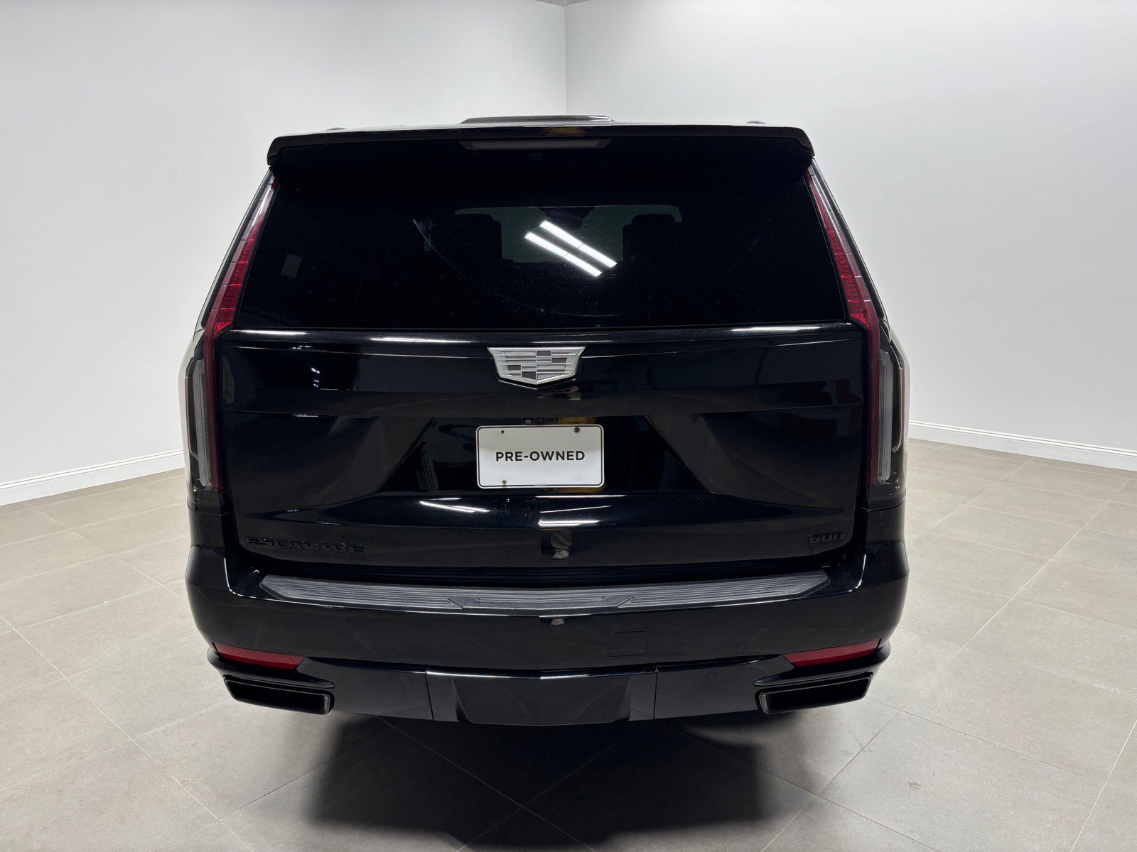 Used 2023 Cadillac Escalade Sport Platinum w/ LPO, ONYX Package AWD/4WD image 8