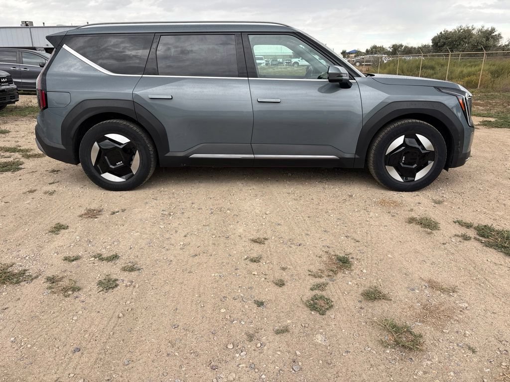 Certified 2024 Kia EV9 Wind AWD/4WD image 6