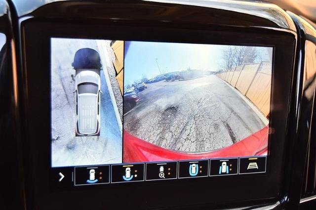 Used 2020 Chevrolet Traverse RS image 16