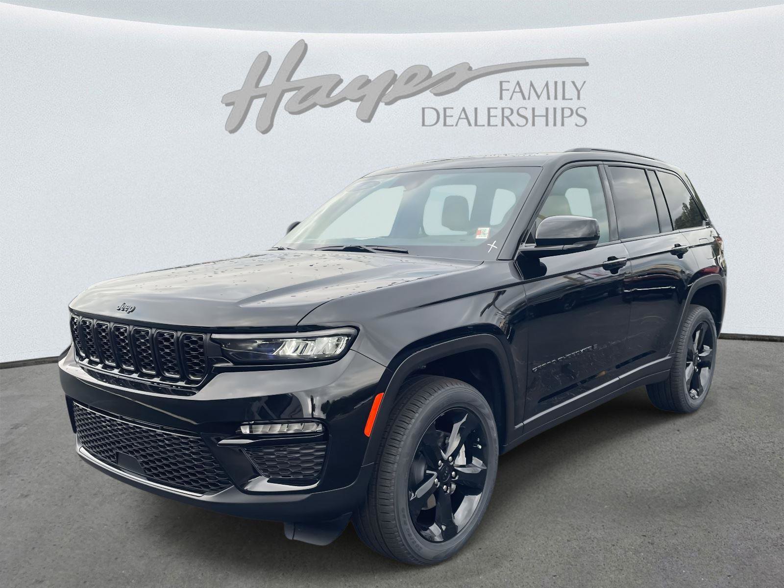 New 2025 Jeep Grand Cherokee Limited w/ Black Appearance Package image 16