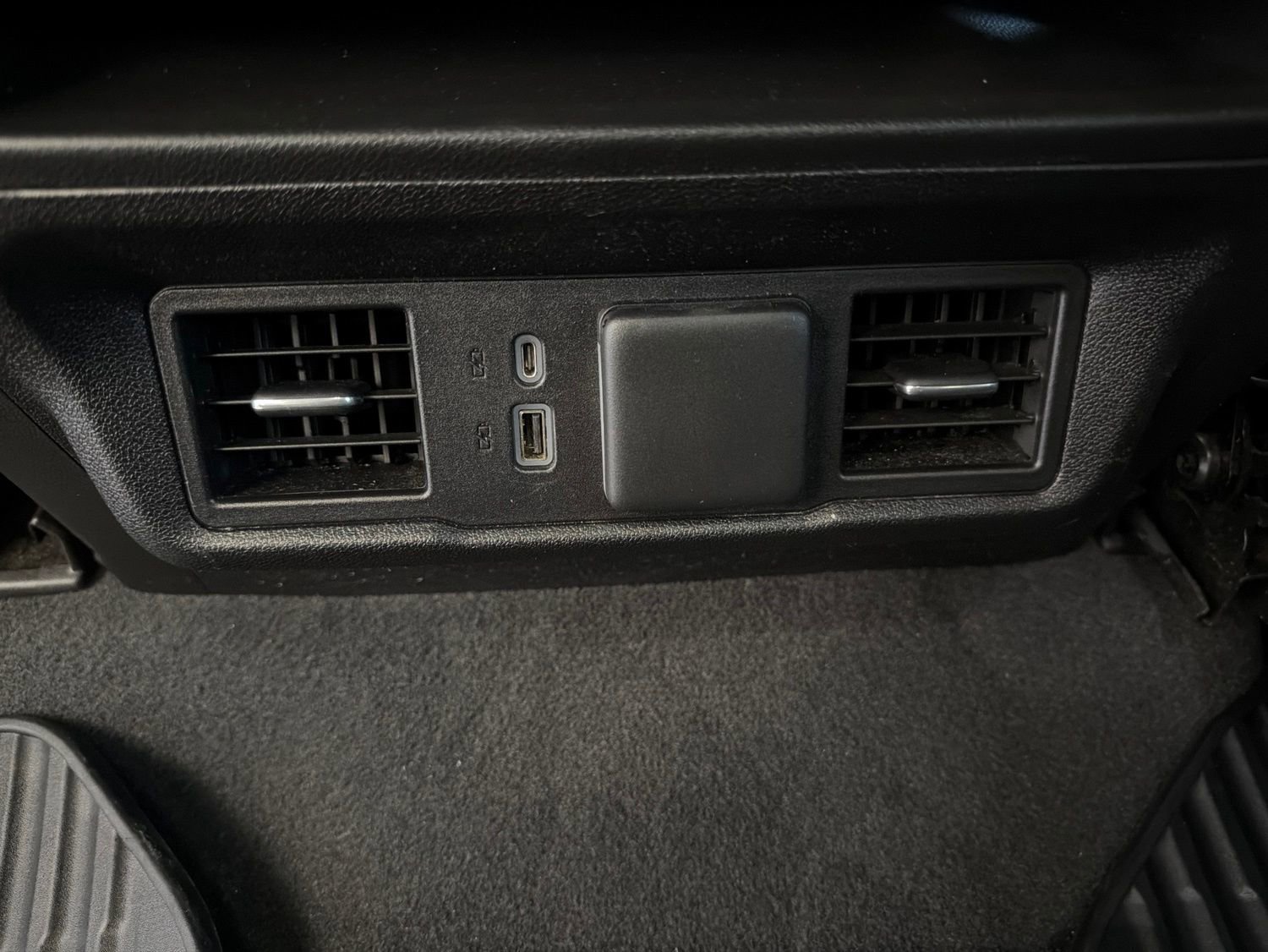 Used 2023 Chevrolet Silverado 1500 LT AWD/4WD image 13