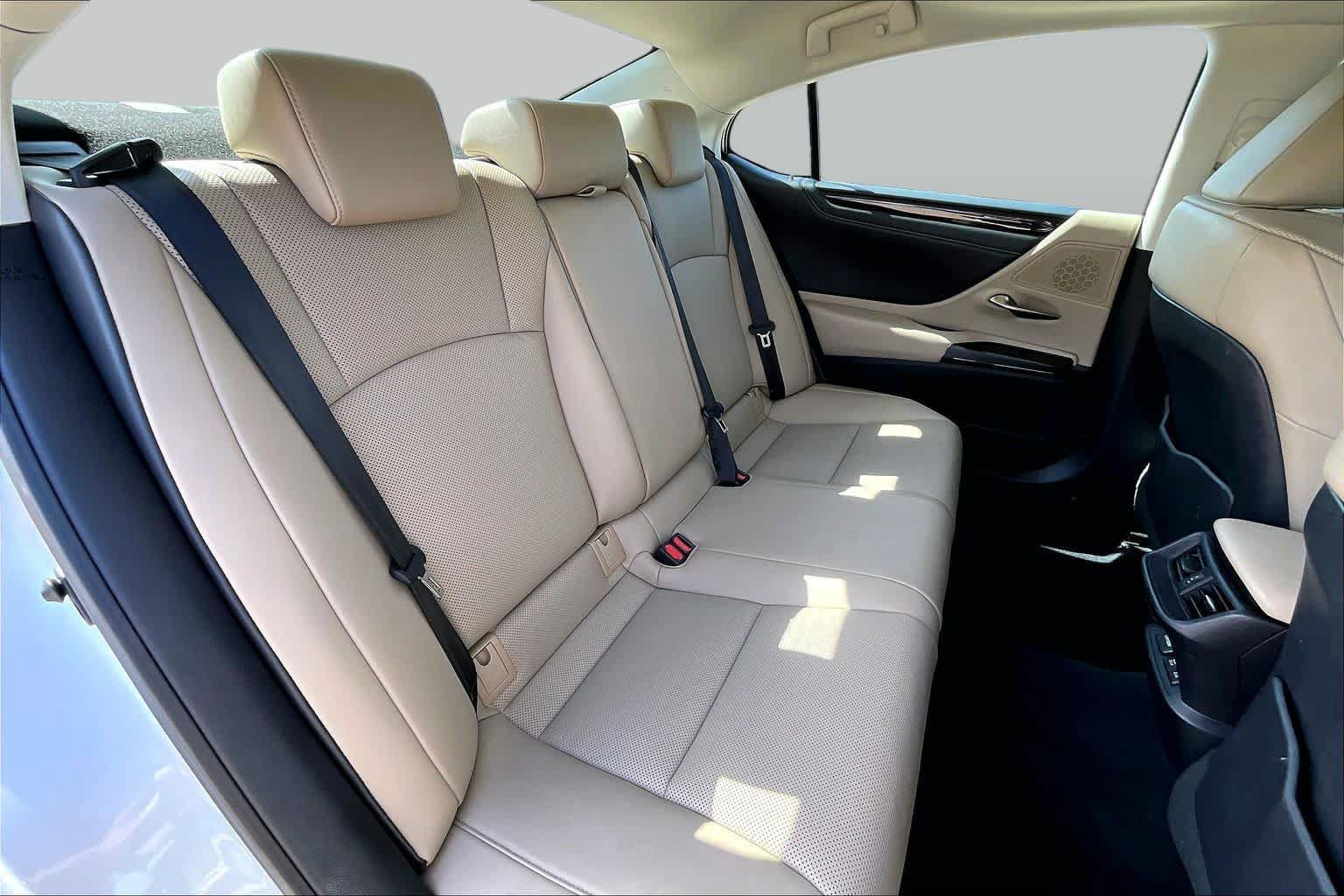 Used 2019 Lexus ES 350 w/ Premium Package FWD image 20