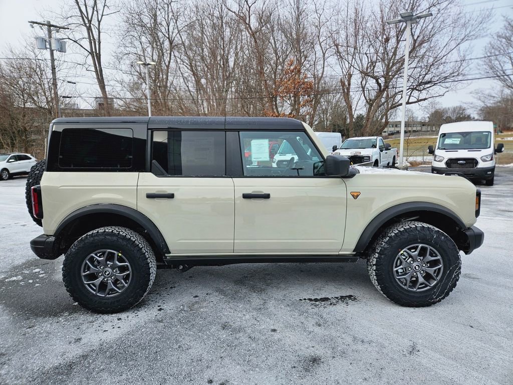 New 2025 Ford Bronco Badlands w/ Black Appearance Package image 6