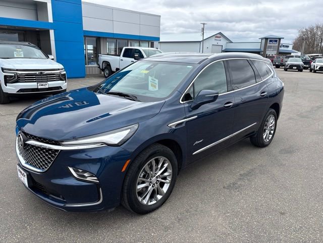 Used 2022 Buick Enclave Avenir w/ Avenir Technology Package AWD/4WD image 2