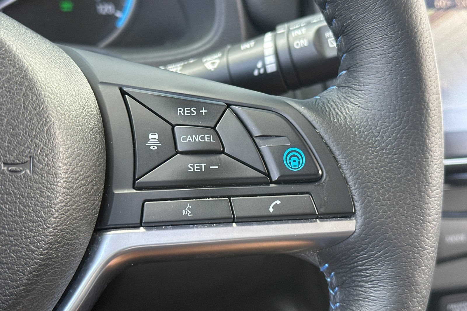 Used 2018 Nissan Leaf SL w/ SL Technology Package FWD image 38