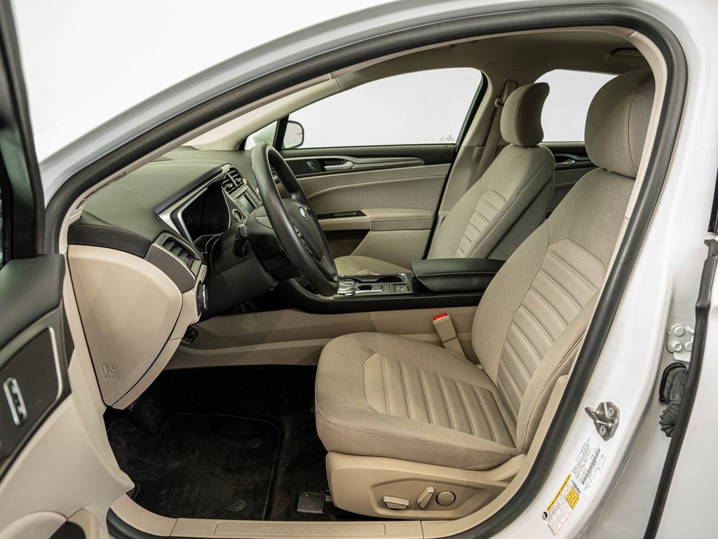 Used 2018 Ford Fusion SE image 29